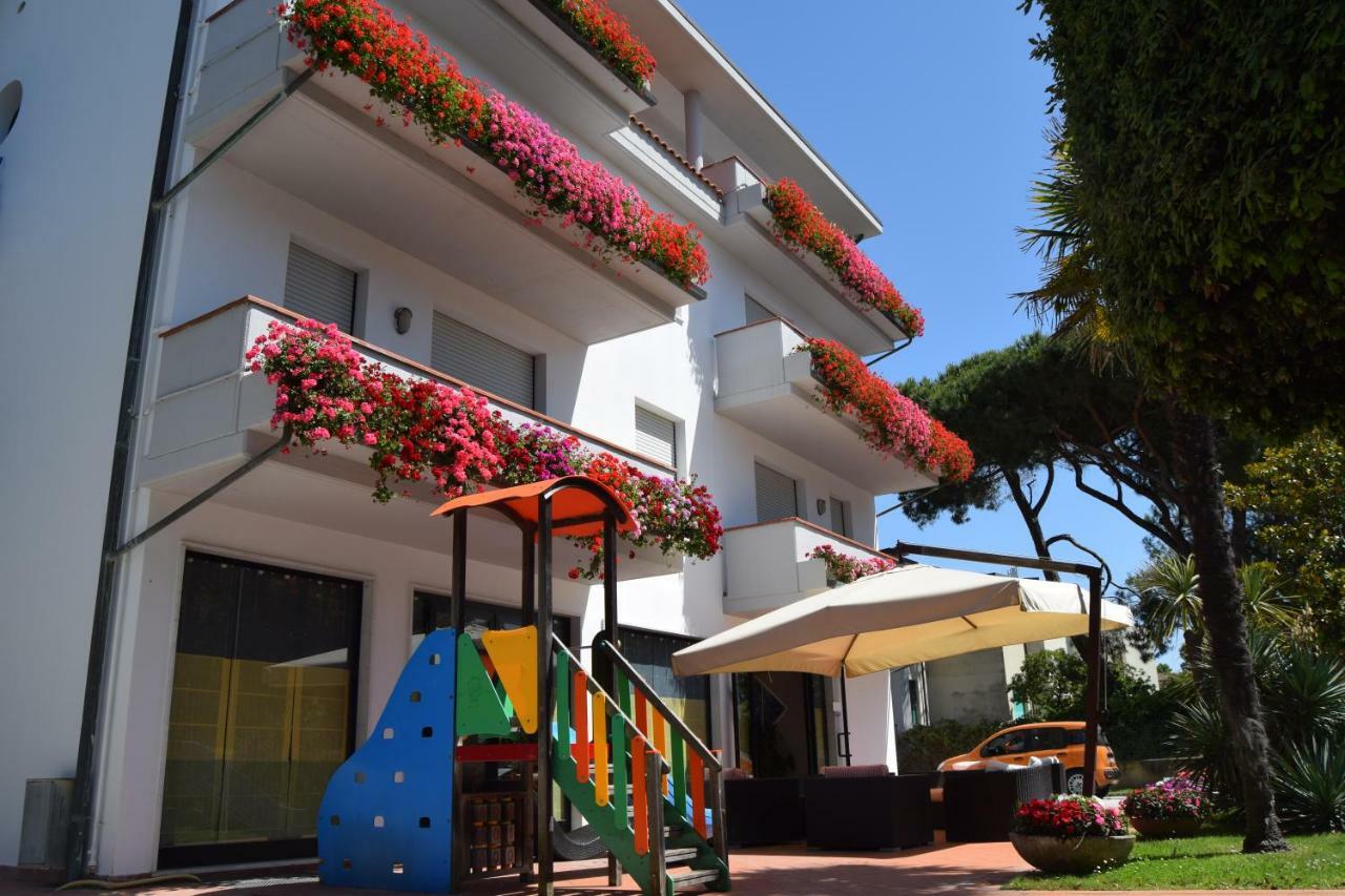 Orchidea Marina Aparthotel Tirrenia Exterior photo